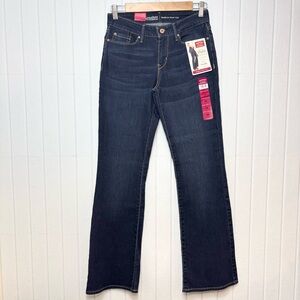 Levi's‎ Signature Modern Boot Cut Super Stretch
Dark Indigo Women's Jeans 4M